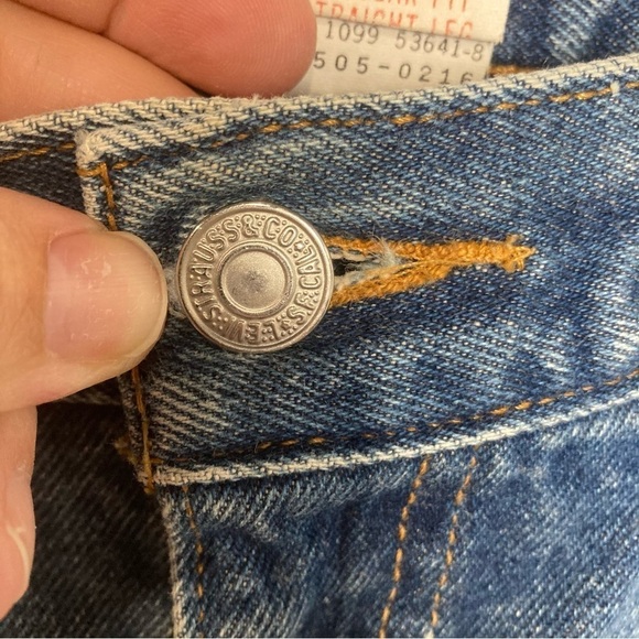 Vintage Levi’s 505 Jeans regular fit straight leg size 36 x 30 - Picture 3 of 10